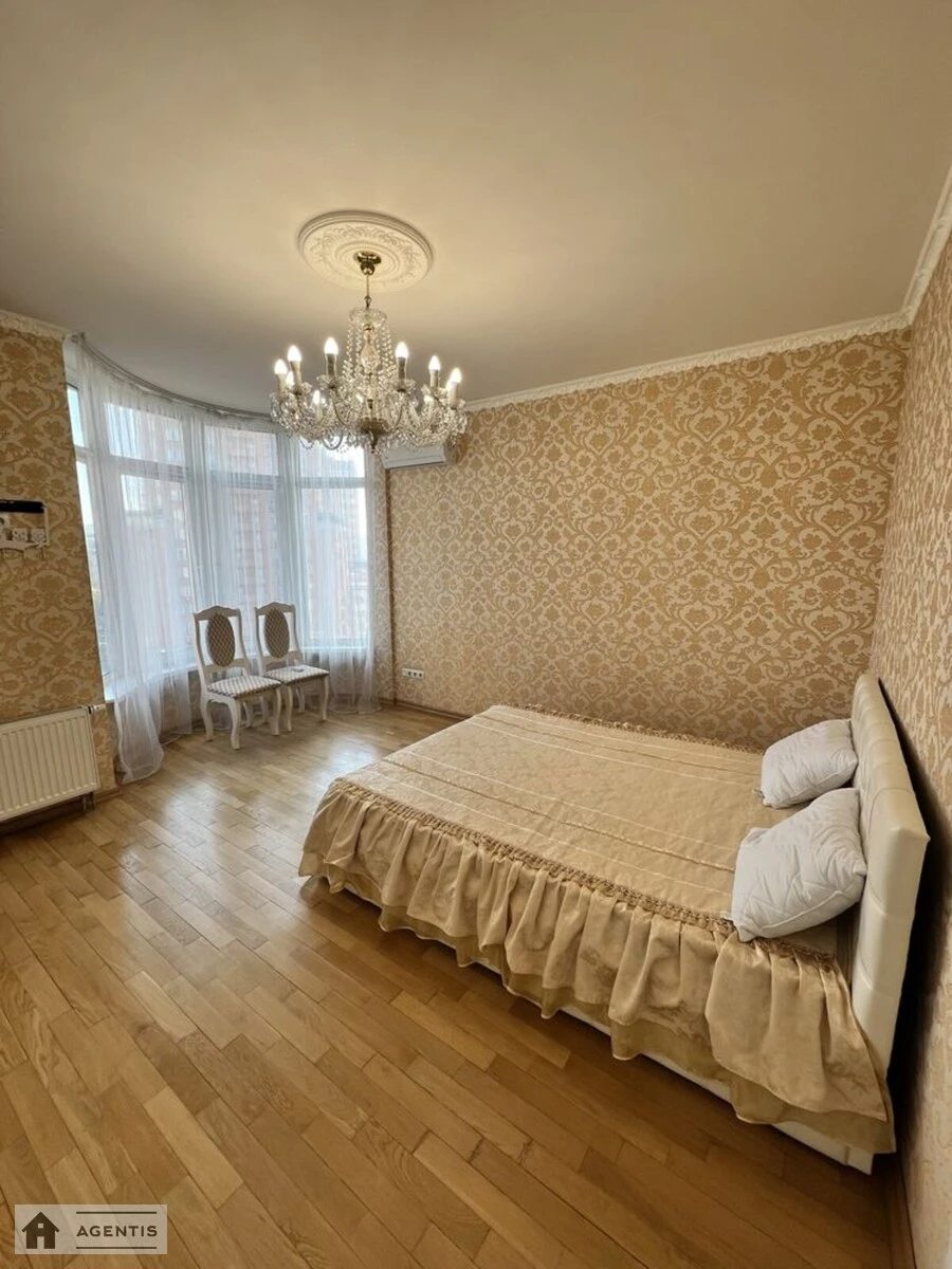 Сдам квартиру 3 комнаты, 106 m², 10 эт./16 этажей. 20, Златоустівська вул., Киев. 