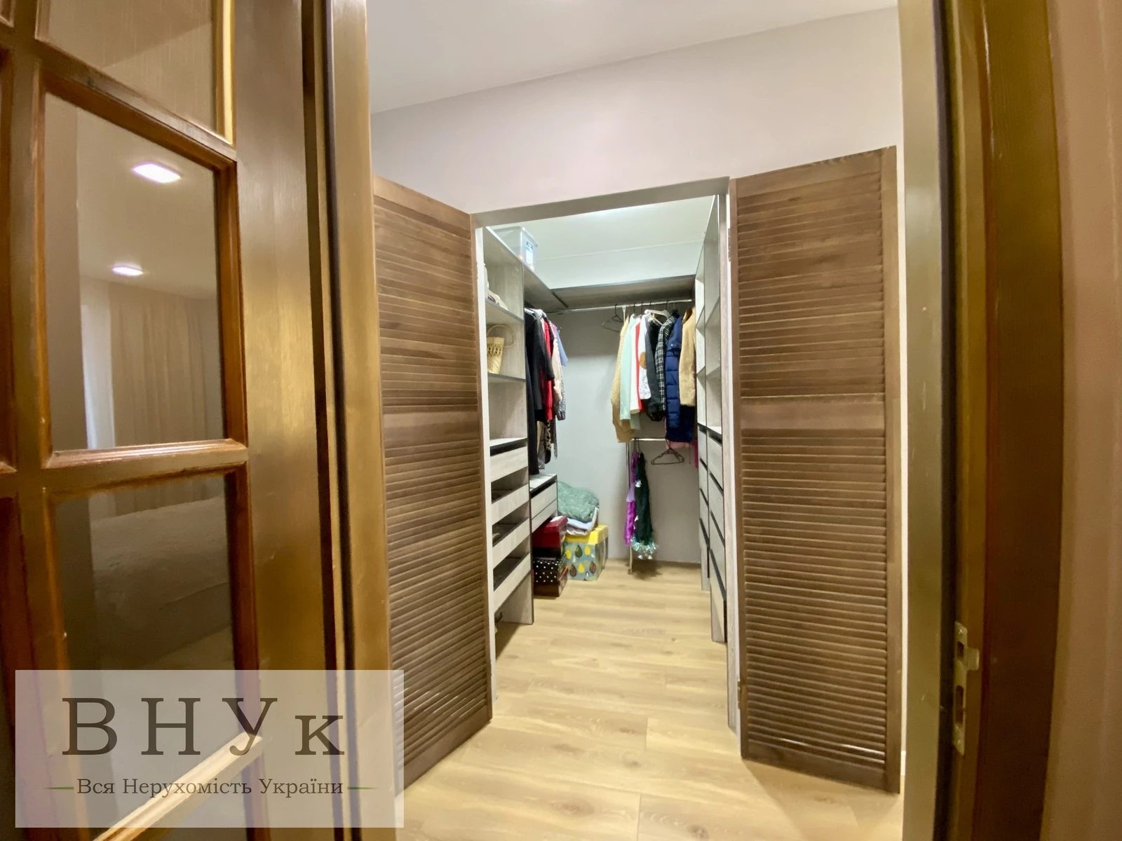 Продаж квартири 2 кімнати, 57 m², 4 пов./4 поверхи. Текстильна вул., Тернопіль. 