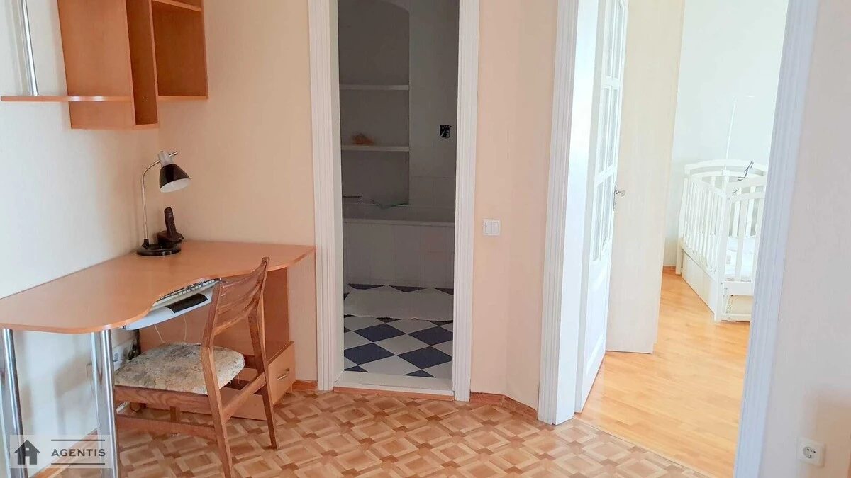 Сдам квартиру 2 комнаты, 70 m², 13 эт./14 этажей. 5, Академіка Булаховського вул., Киев. 