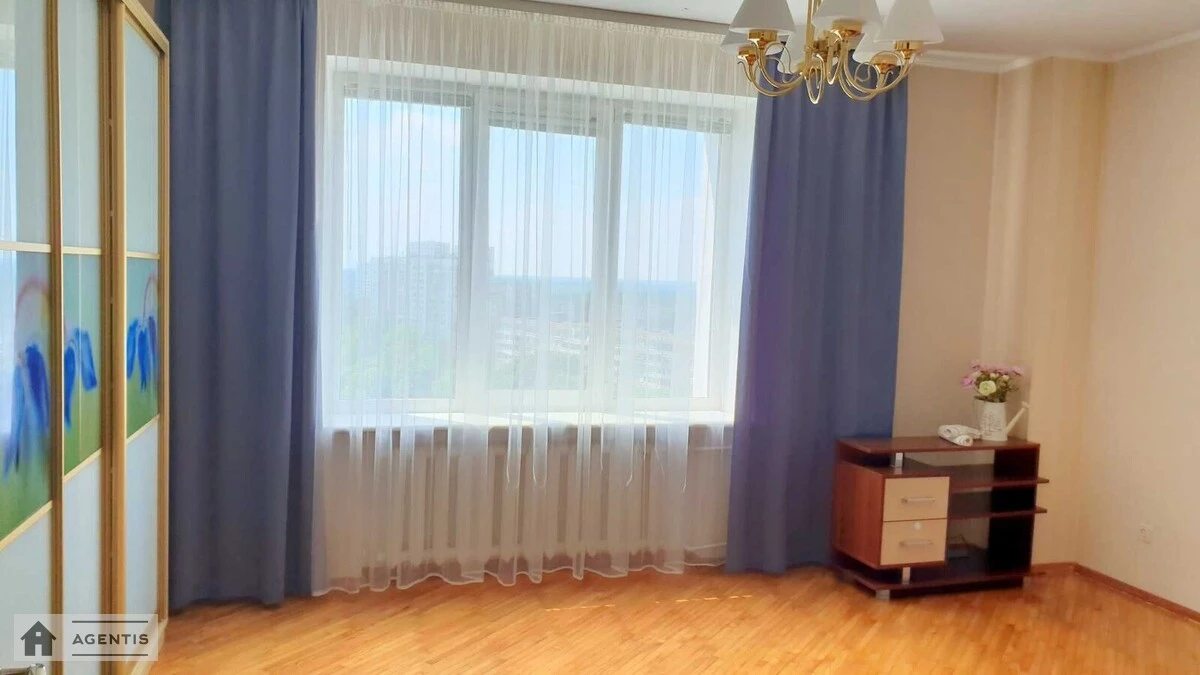 Сдам квартиру 2 комнаты, 70 m², 13 эт./14 этажей. 5, Академіка Булаховського вул., Киев. 