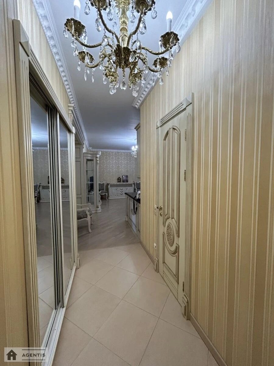 Сдам квартиру 2 комнаты, 78 m², 3 эт./4 этажа. 28, Михайла Грушевського вул., Киев. 