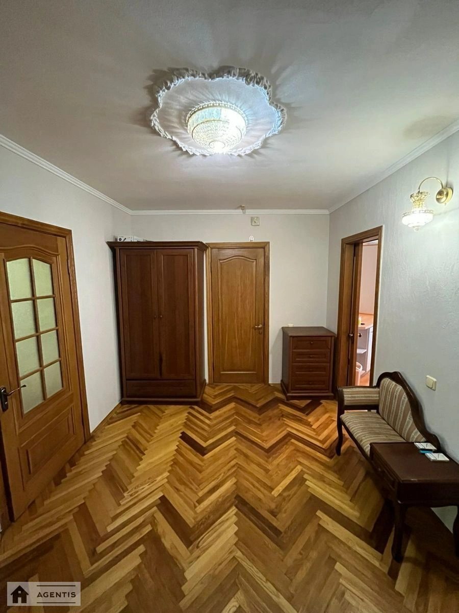 Здам квартиру 3 кімнати, 80 m², 6 пов./16 поверхів. 8, Загорівська вул. (Багговутівська), Київ. 