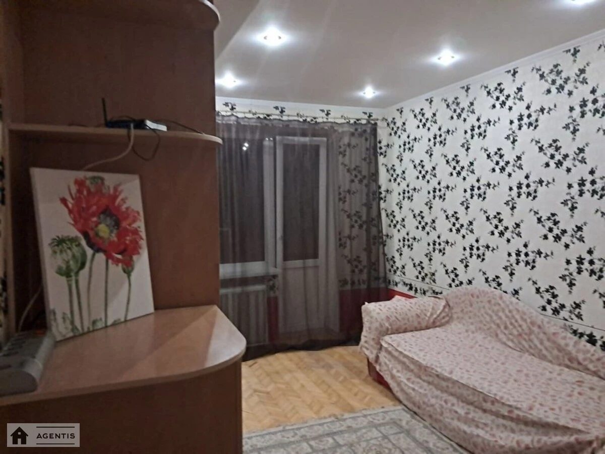 Apartment for rent 1 room, 40 m², 5th fl./9 floors. 4, Pavlivska 4, Kyiv. 