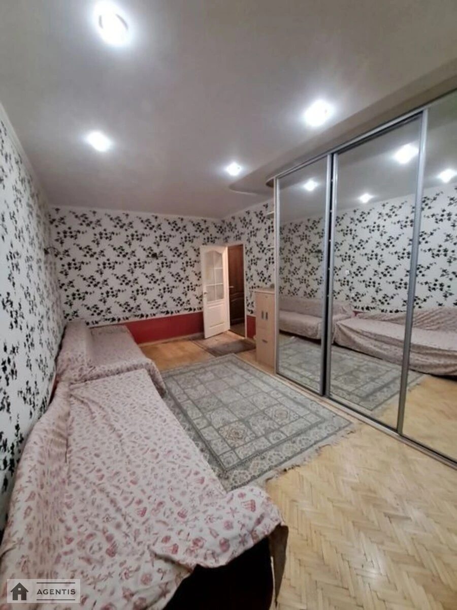 Здам квартиру 1 кімната, 40 m², 5 пов./9 поверхів. 4, Павлівська 4, Київ. 