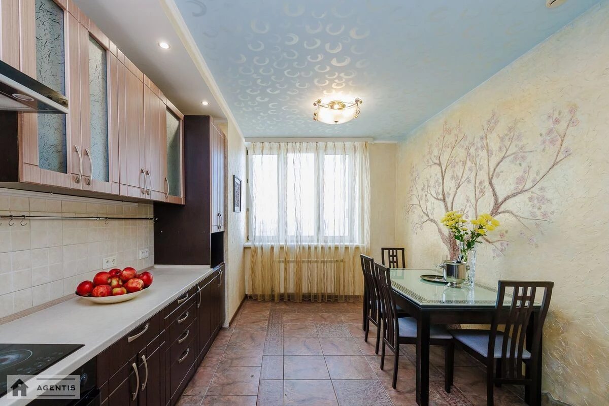 Apartment for rent 3 rooms, 115 m², 26th fl./27 floors. 1, Sribnokilska 1, Kyiv. 