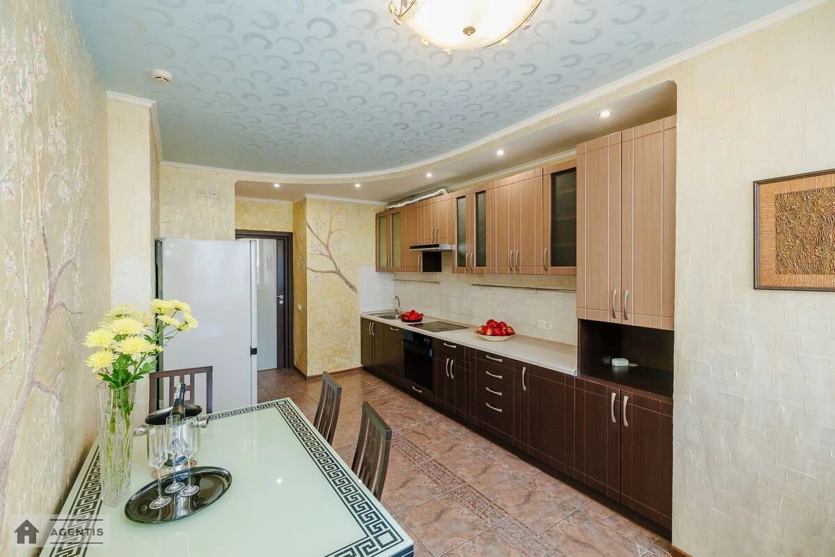 Apartment for rent 3 rooms, 115 m², 26th fl./27 floors. 1, Sribnokilska 1, Kyiv. 