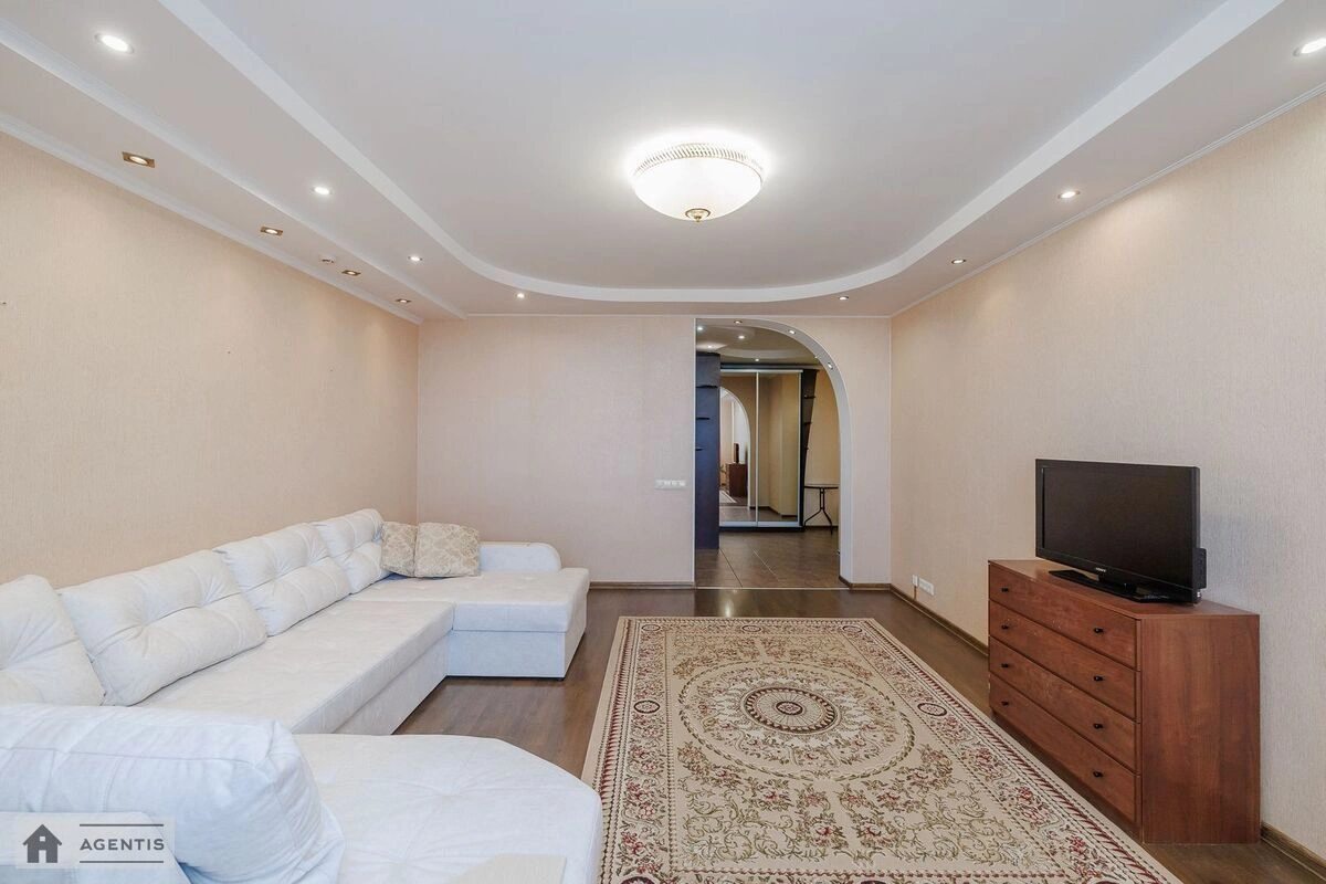 Apartment for rent 3 rooms, 115 m², 26th fl./27 floors. 1, Sribnokilska 1, Kyiv. 