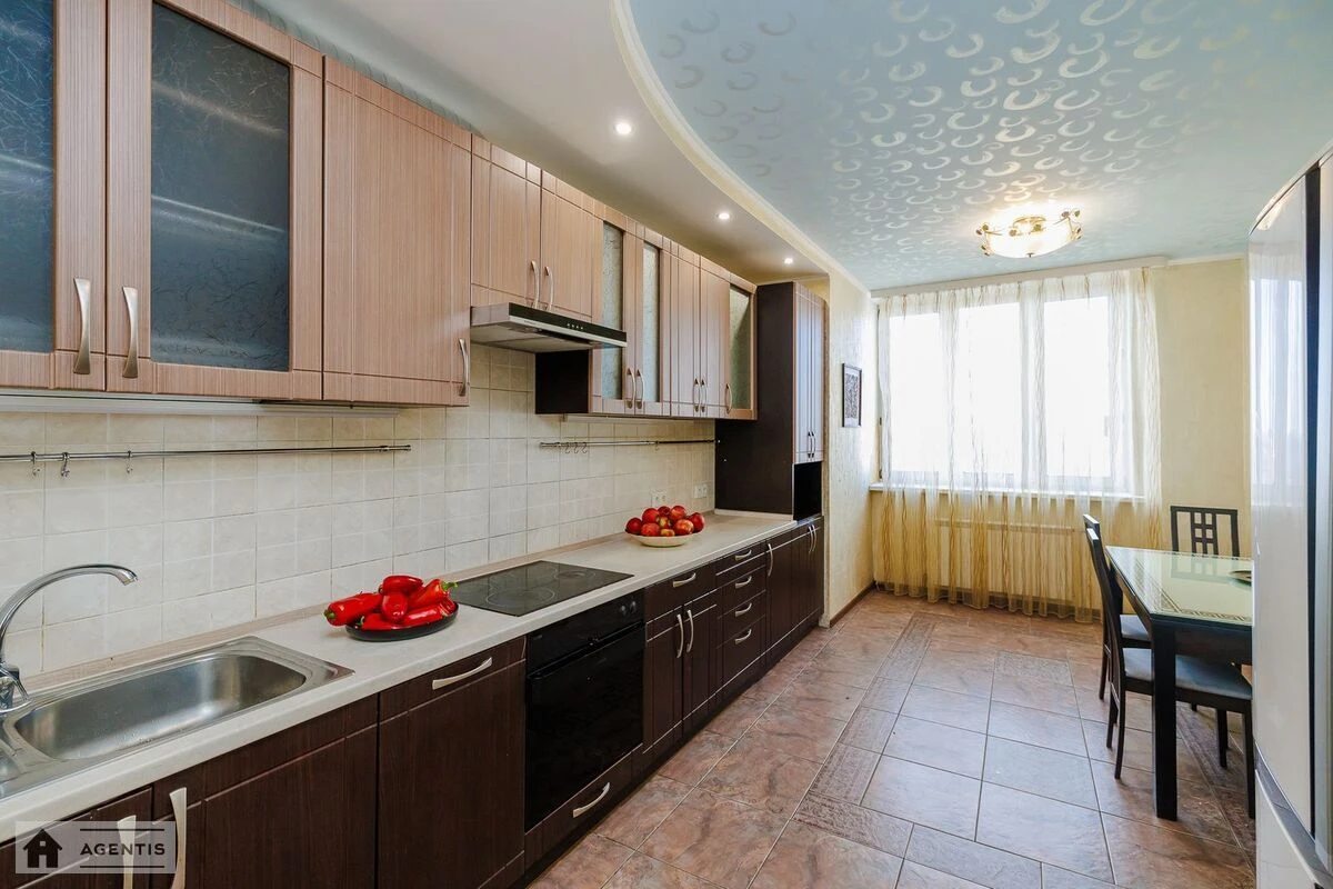 Apartment for rent 3 rooms, 115 m², 26th fl./27 floors. 1, Sribnokilska 1, Kyiv. 