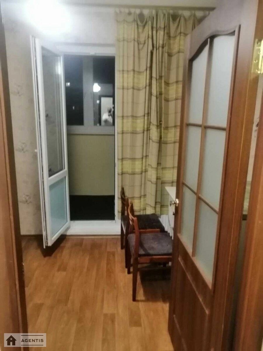 Здам квартиру 1 кімната, 39 m², 19 пов./24 поверхи. 1, Софії Русової вул., Київ. 