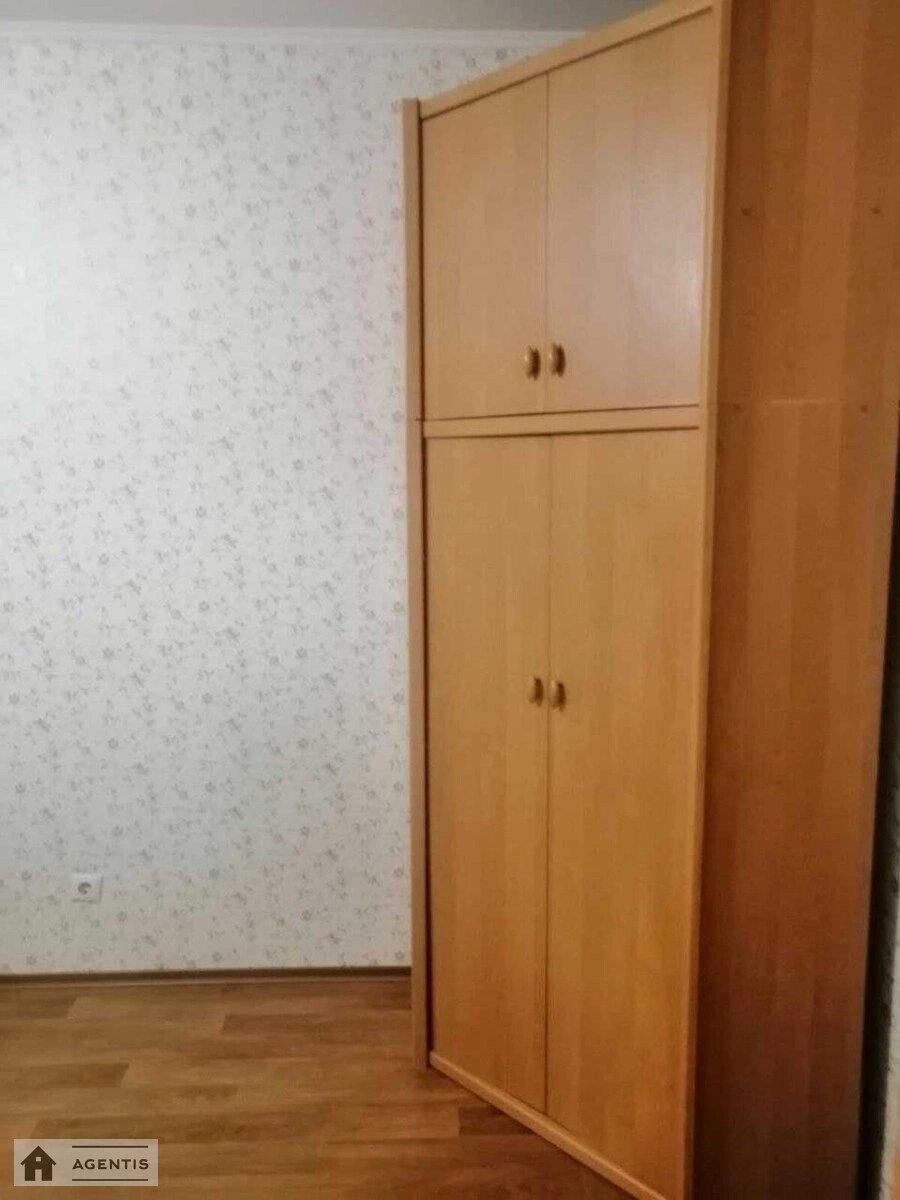 Apartment for rent 1 room, 39 m², 19th fl./24 floors. 1, Sofiyi Rusovoyi vul., Kyiv. 