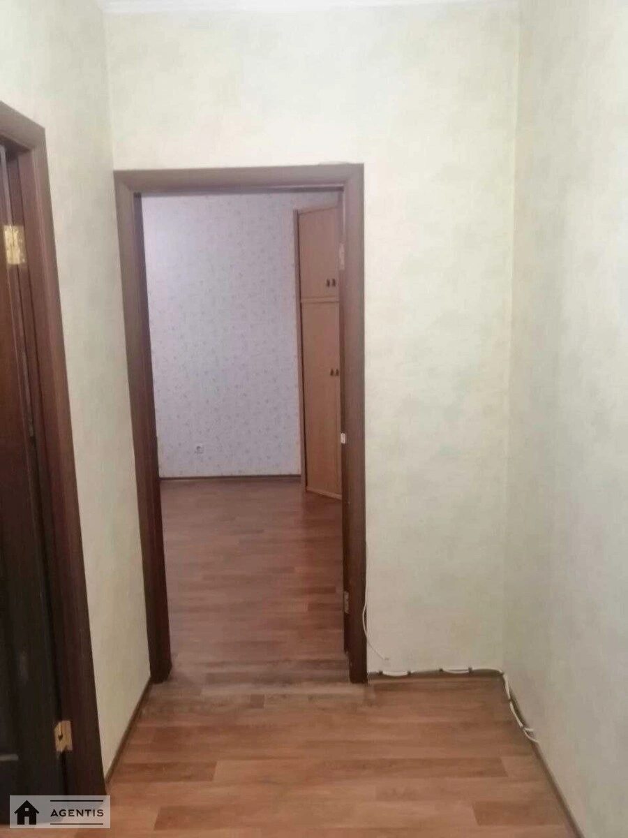 Сдам квартиру 1 комната, 39 m², 19 эт./24 этажа. 1, Софії Русової вул., Киев. 