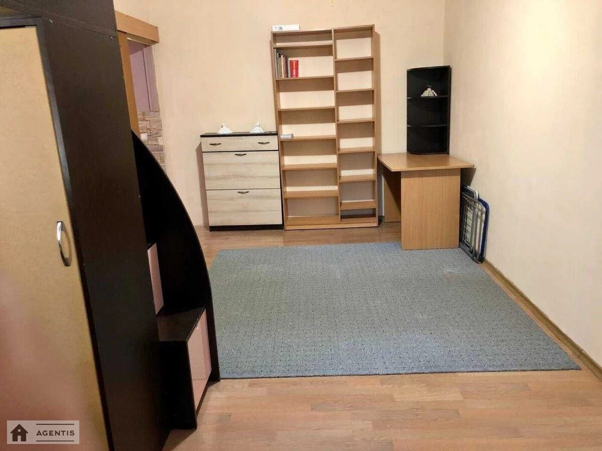 Сдам квартиру 2 комнаты, 42 m², 1 эт./5 этажей. 2, Академіка Доброхотова вул., Киев. 