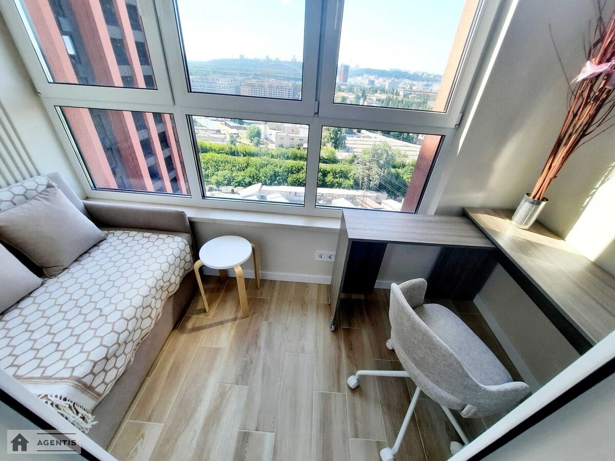 Apartment for rent 1 room, 42 m², 19th fl./26 floors. Kontraktova, Kyiv. 