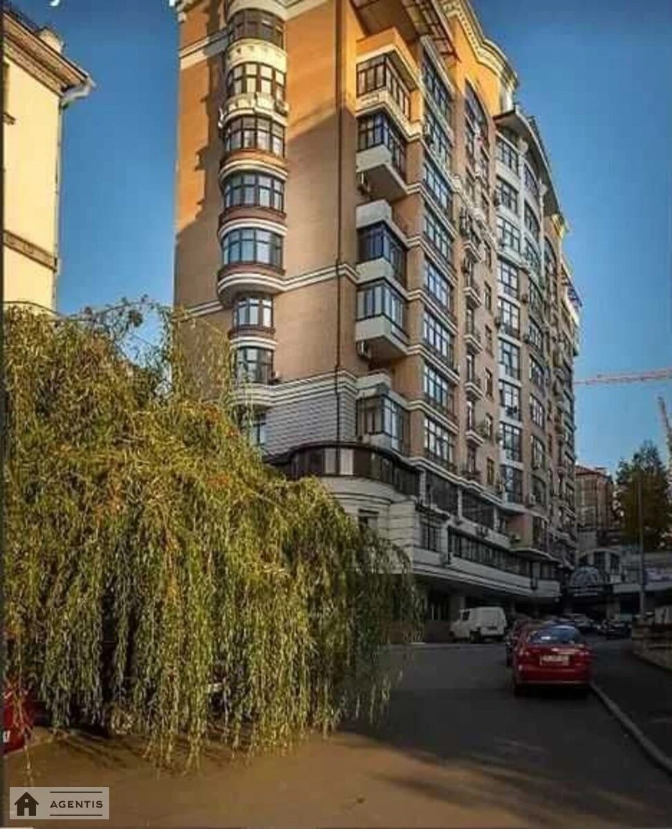 Сдам квартиру 4 комнаты, 146 m², 7 эт./13 этажей. 10, Лютеранская 10, Киев. 