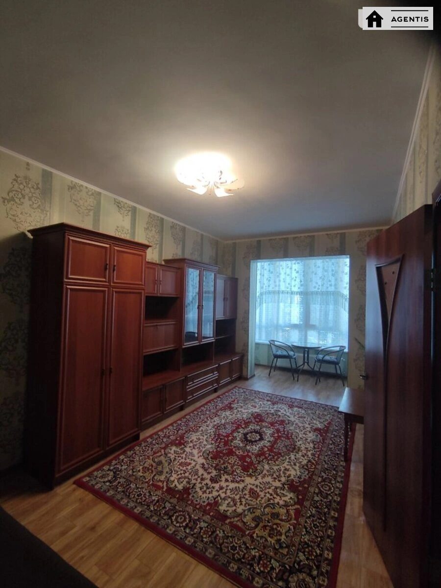 Apartment for rent 1 room, 33 m², 2nd fl./5 floors. 2, Pavla Li prov. Moskovskyy, Kyiv. 