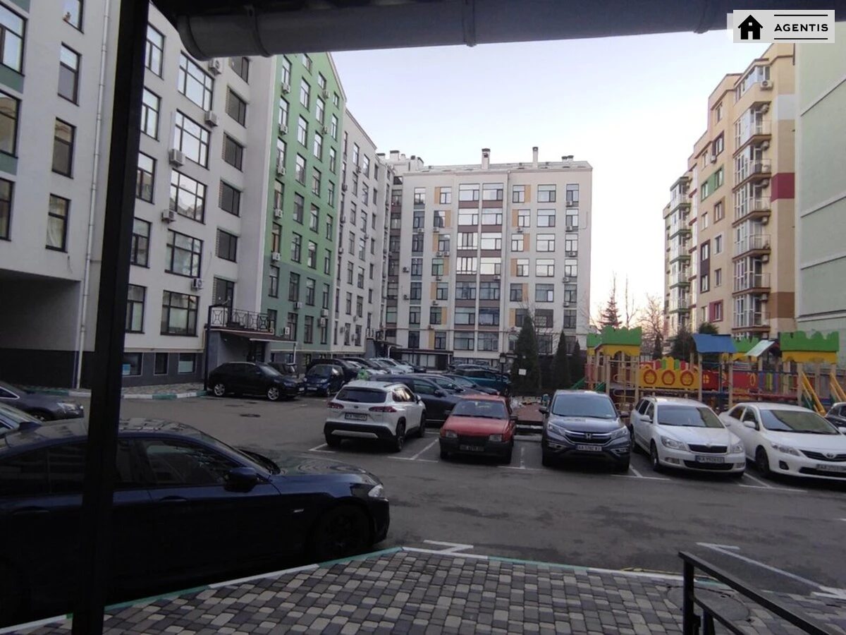 Apartment for rent 1 room, 33 m², 2nd fl./5 floors. 2, Pavla Li prov. Moskovskyy, Kyiv. 