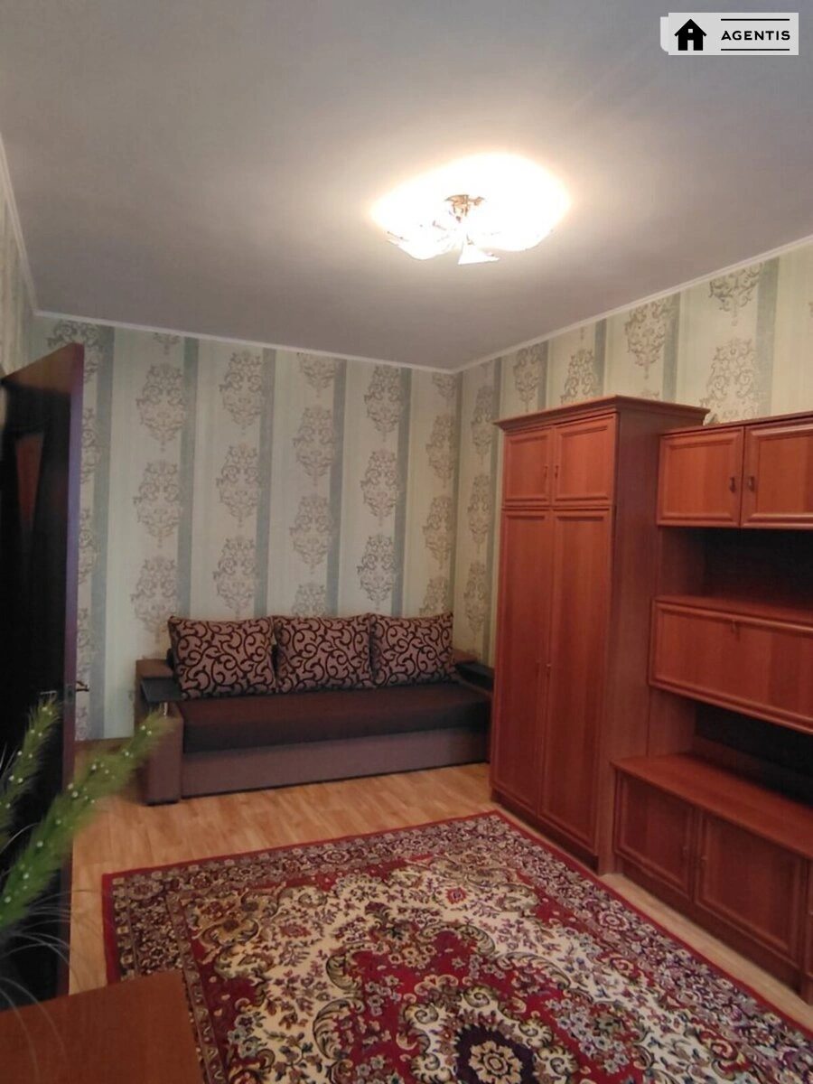 Apartment for rent 1 room, 33 m², 2nd fl./5 floors. 2, Pavla Li prov. Moskovskyy, Kyiv. 