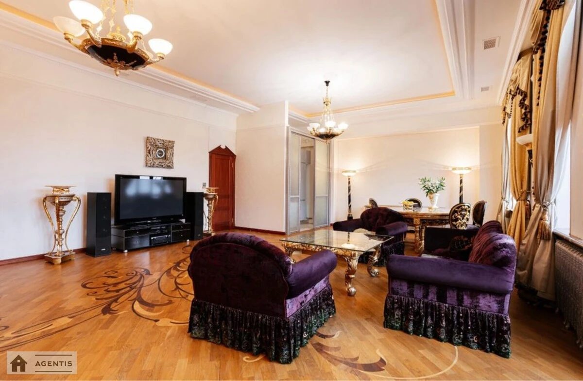 Apartment for rent 2 rooms, 155 m², 4th fl./5 floors. Ukrayinskykh Heroyiv pl. Lva Tolstoho, Kyiv. 