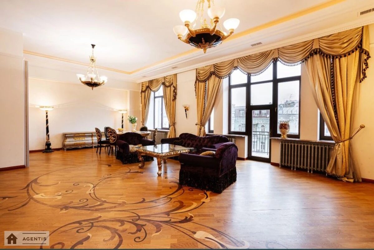 Apartment for rent 2 rooms, 155 m², 4th fl./5 floors. Ukrayinskykh Heroyiv pl. Lva Tolstoho, Kyiv. 