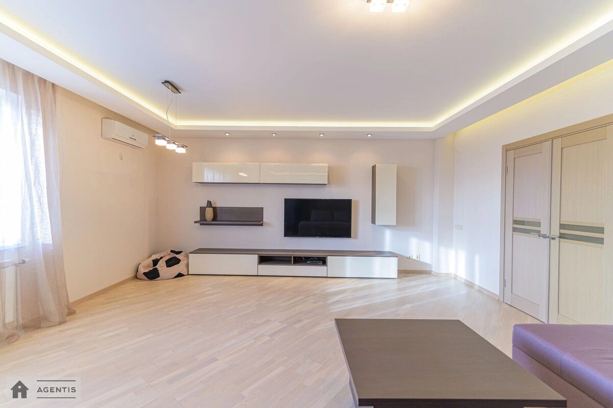 Сдам квартиру 2 комнаты, 95 m², 19 эт./24 этажа. 23, Петра Григоренка просп., Киев. 