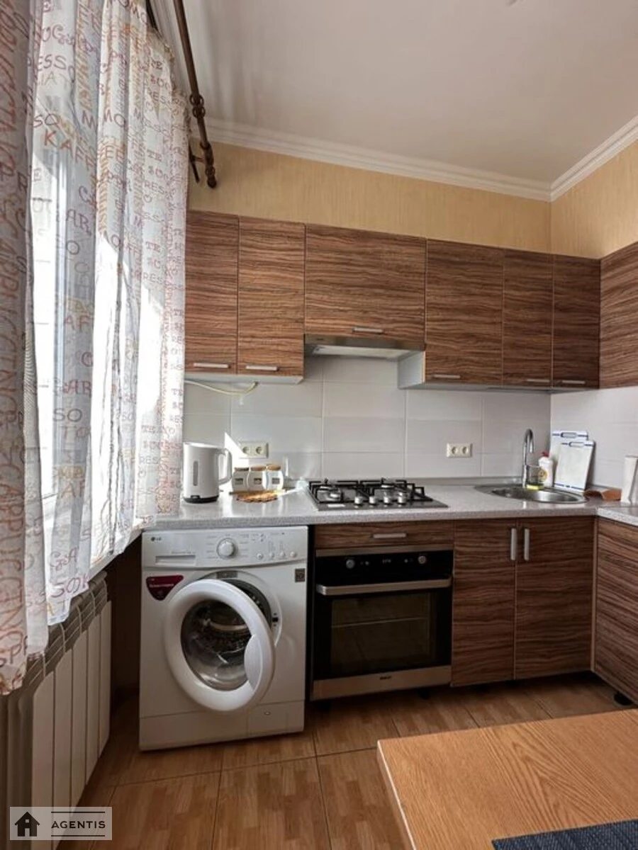 Apartment for rent 2 rooms, 44 m², 3rd fl./5 floors. 9, Beresteyskyy prosp. Peremohy, Kyiv. 