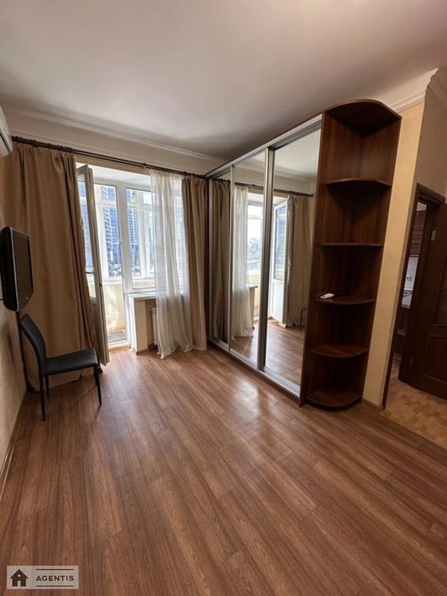 Apartment for rent 2 rooms, 44 m², 3rd fl./5 floors. 9, Beresteyskyy prosp. Peremohy, Kyiv. 