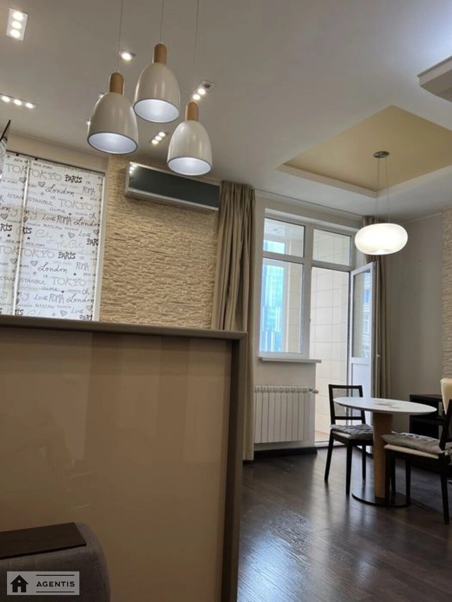 Сдам квартиру 1 комната, 40 m², 8 эт./31 этаж. 118, Жилянская 118, Киев. 