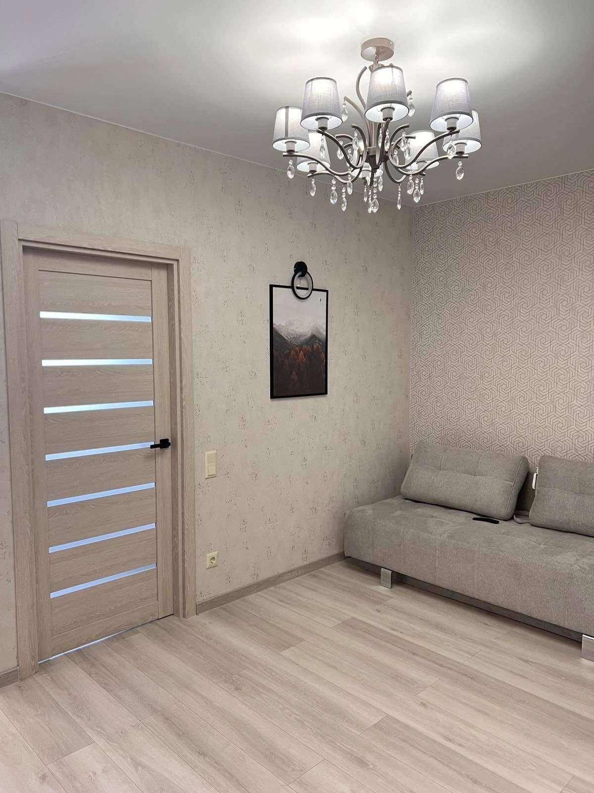 Apartments for sale 2 rooms, 41 m², 11th fl./19 floors. Zhemchuzhnaya ul., Odesa. 