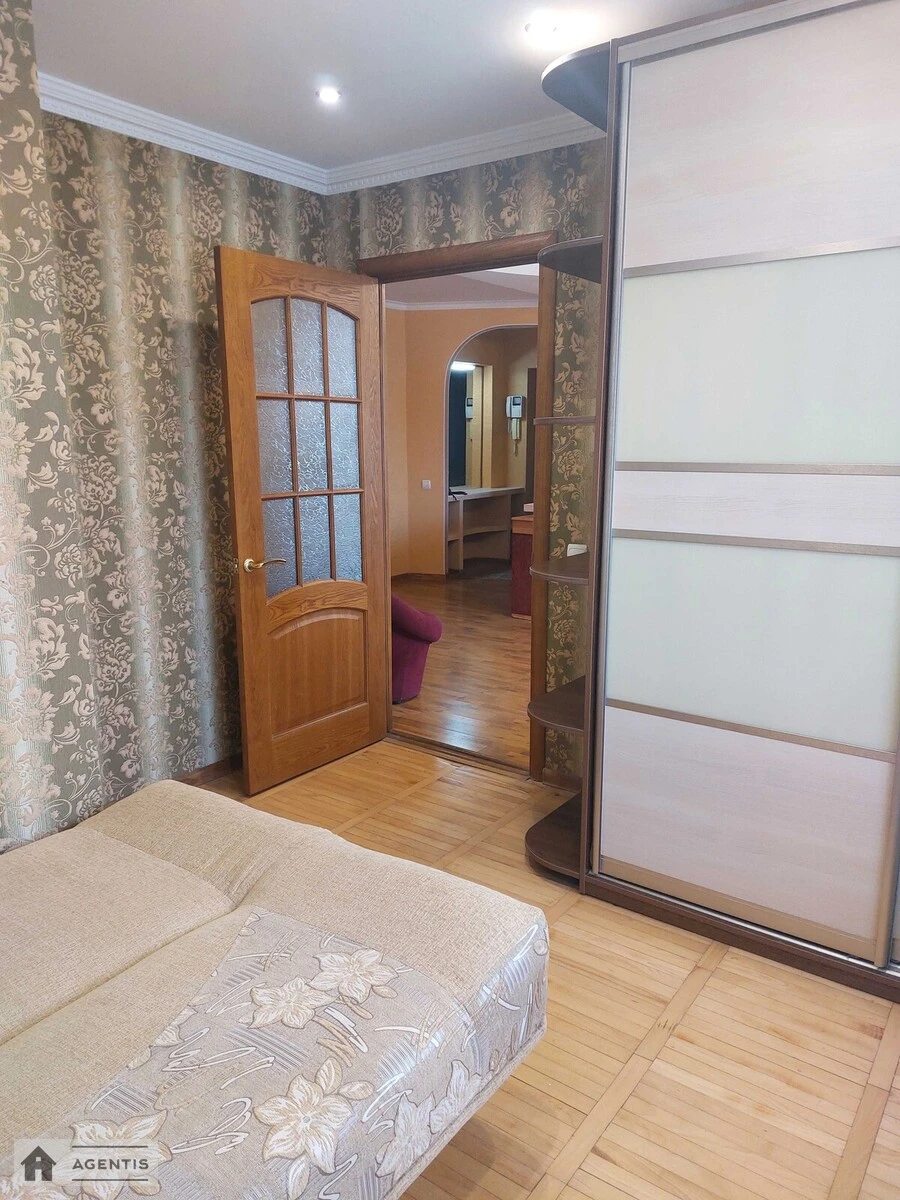 Apartment for rent 4 rooms, 100 m², 5th fl./9 floors. 12, Trostyanetcka 12, Kyiv. 