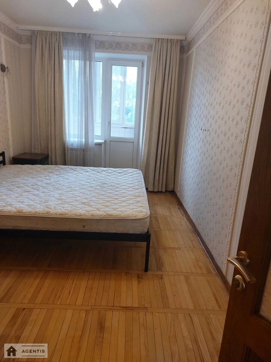 Apartment for rent 4 rooms, 100 m², 5th fl./9 floors. 12, Trostyanetcka 12, Kyiv. 