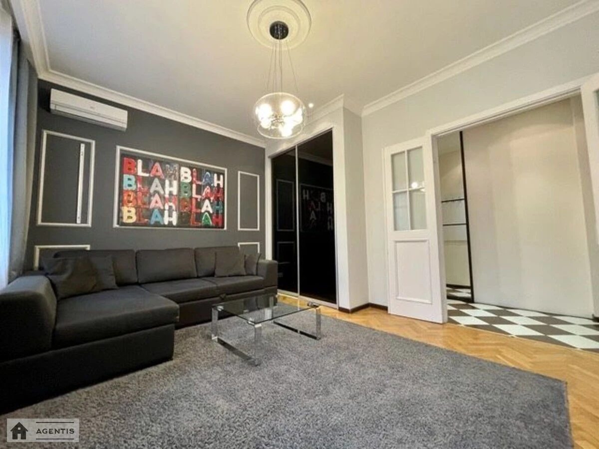 Apartment for rent 1 room, 34 m², 2nd fl./5 floors. 12, Antonovycha vul. Horkoho, Kyiv. 