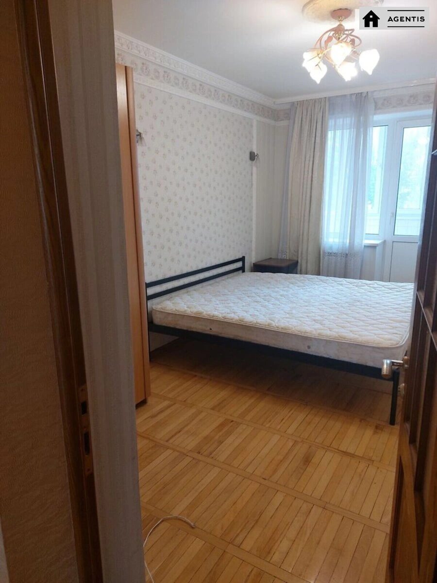 Apartment for rent 4 rooms, 100 m², 5th fl./9 floors. 12, Trostyanetcka 12, Kyiv. 