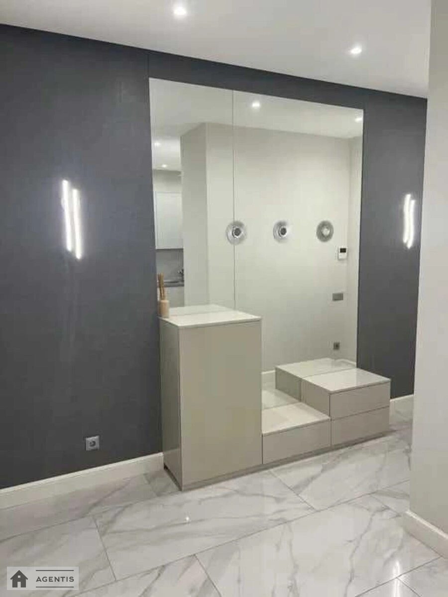 Сдам квартиру 2 комнаты, 66 m², 15 эт./33 этажа. 37, Саксаганского 37, Киев. 