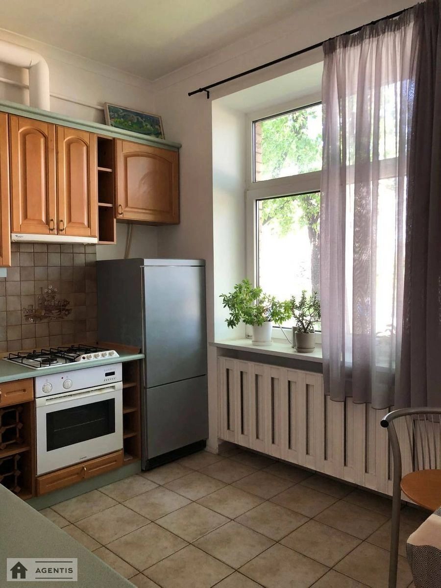 Apartment for rent 3 rooms, 83 m², 3rd fl./5 floors. 71, Beresteyskyy prosp. Peremohy, Kyiv. 