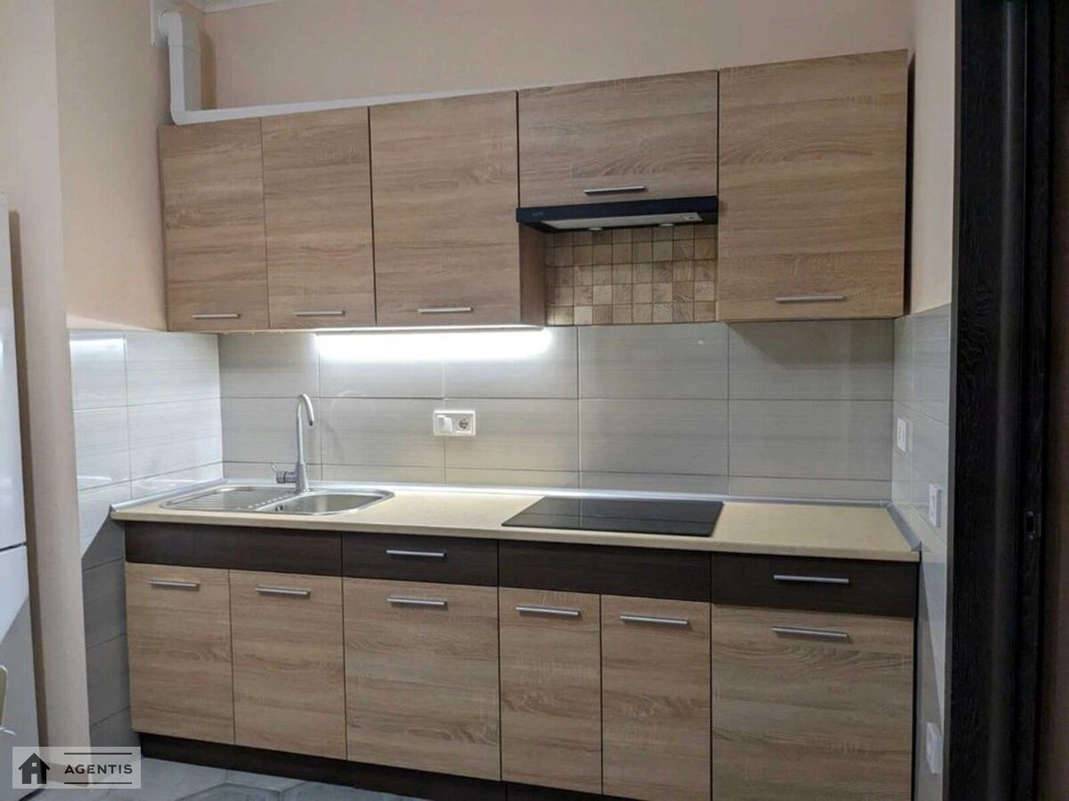 Сдам квартиру 1 комната, 42 m², 6 эт./17 этажей. Берестейський просп. (Перемоги), Киев. 