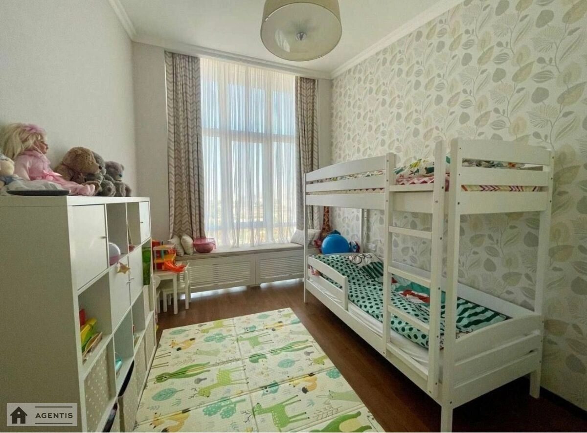 Сдам квартиру 3 комнаты, 94 m², 13 эт./14 этажей. 4, Нивська вул., Киев. 