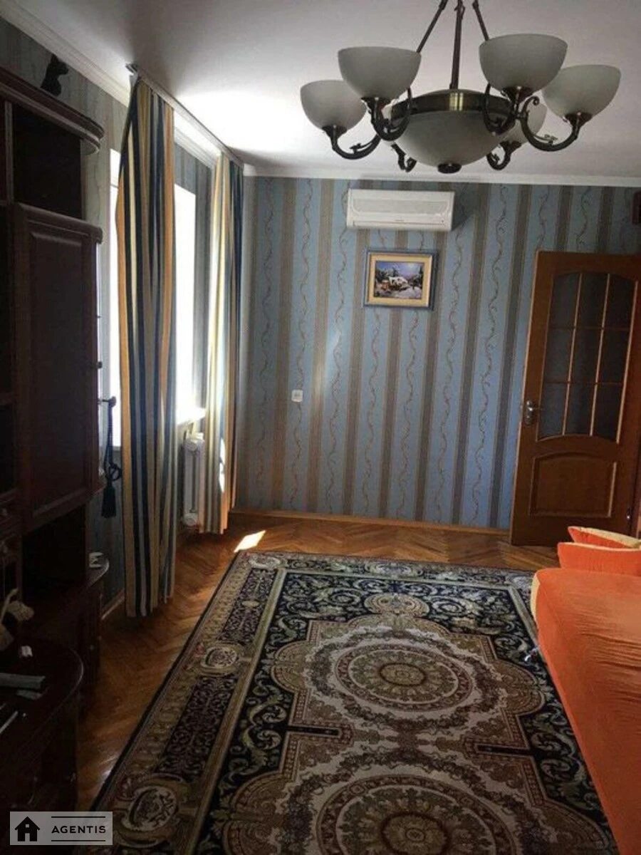 Сдам квартиру 2 комнаты, 49 m², 6 эт./9 этажей. 11, Новгород-Сіверська вул. (Новгородська), Киев. 