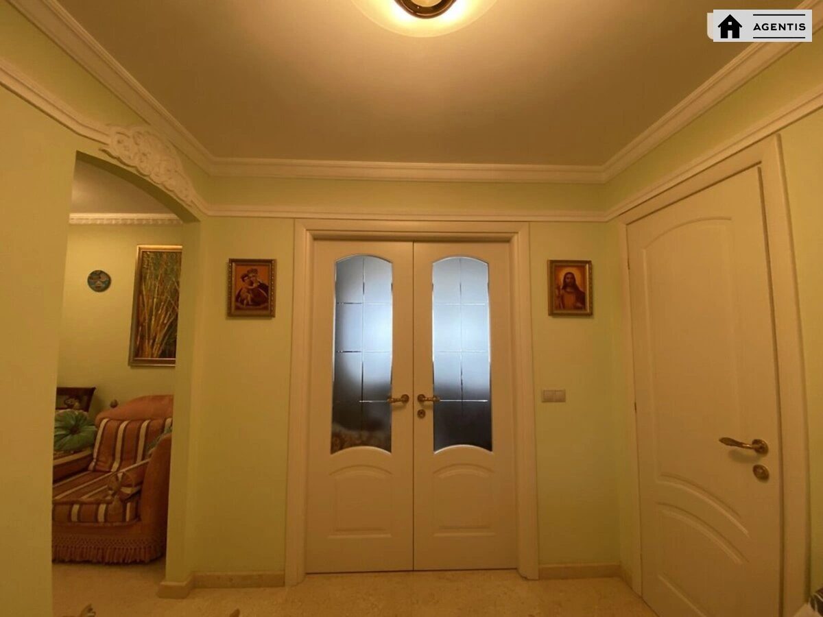 Apartment for rent 4 rooms, 107 m², 6th fl./8 floors. 7, Yaroslavskiy 7, Kyiv. 