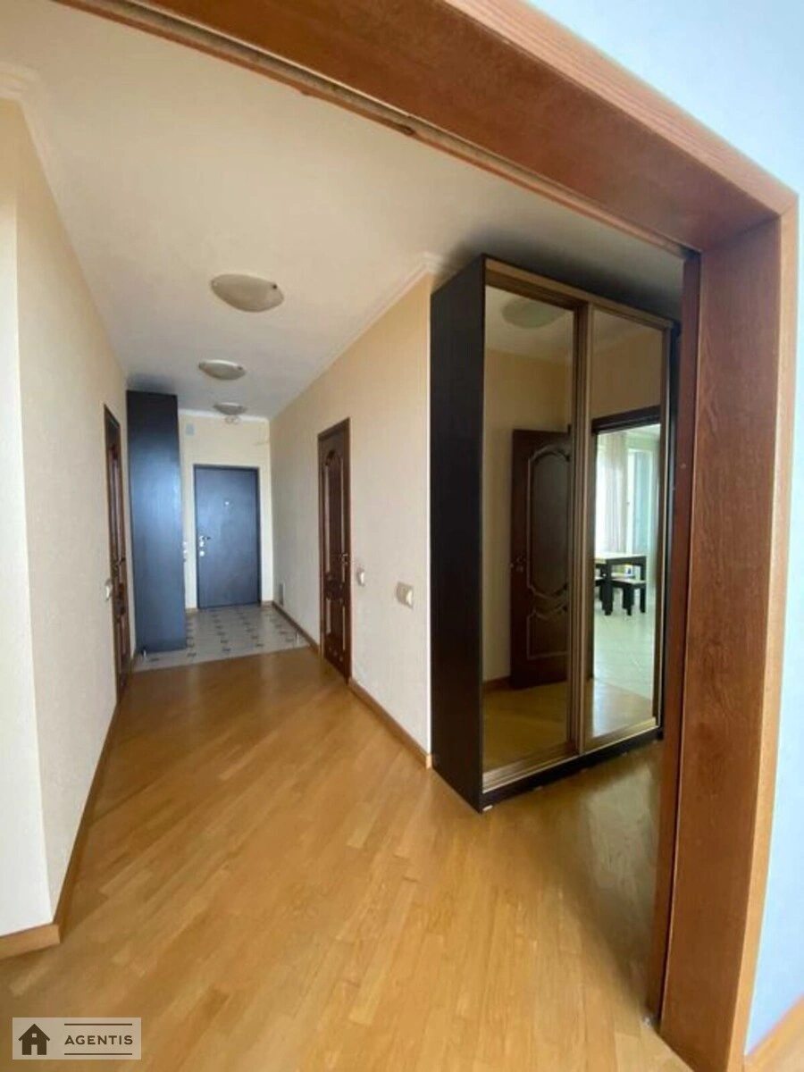 Сдам квартиру 2 комнаты, 84 m², 19 эт./25 этажей. Валерія Лобановського просп. (Червонозоряний), Киев. 