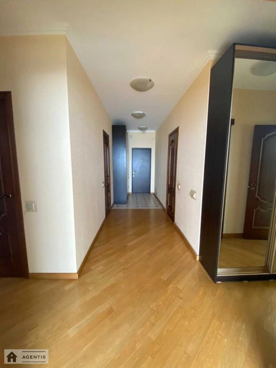 Сдам квартиру 2 комнаты, 84 m², 19 эт./25 этажей. Валерія Лобановського просп. (Червонозоряний), Киев. 