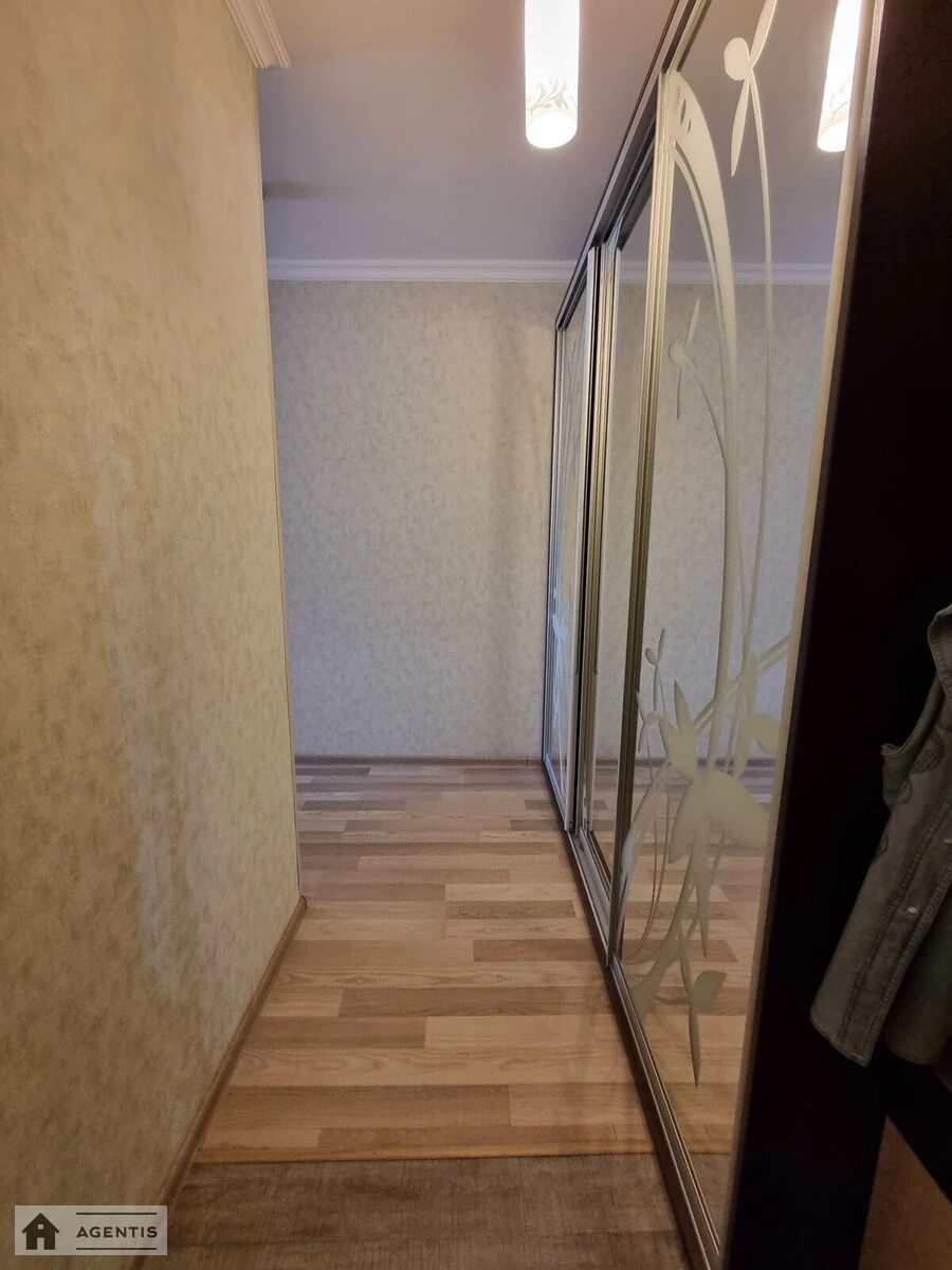 Apartment for rent 3 rooms, 63 m², 20th fl./24 floors. 9, Motorniy 9, Kyiv. 