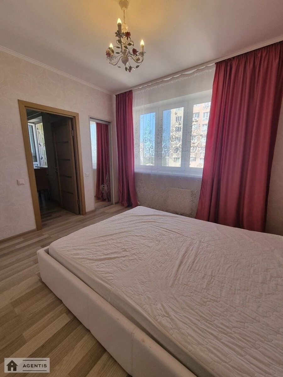 Apartment for rent 3 rooms, 63 m², 20th fl./24 floors. 9, Motorniy 9, Kyiv. 