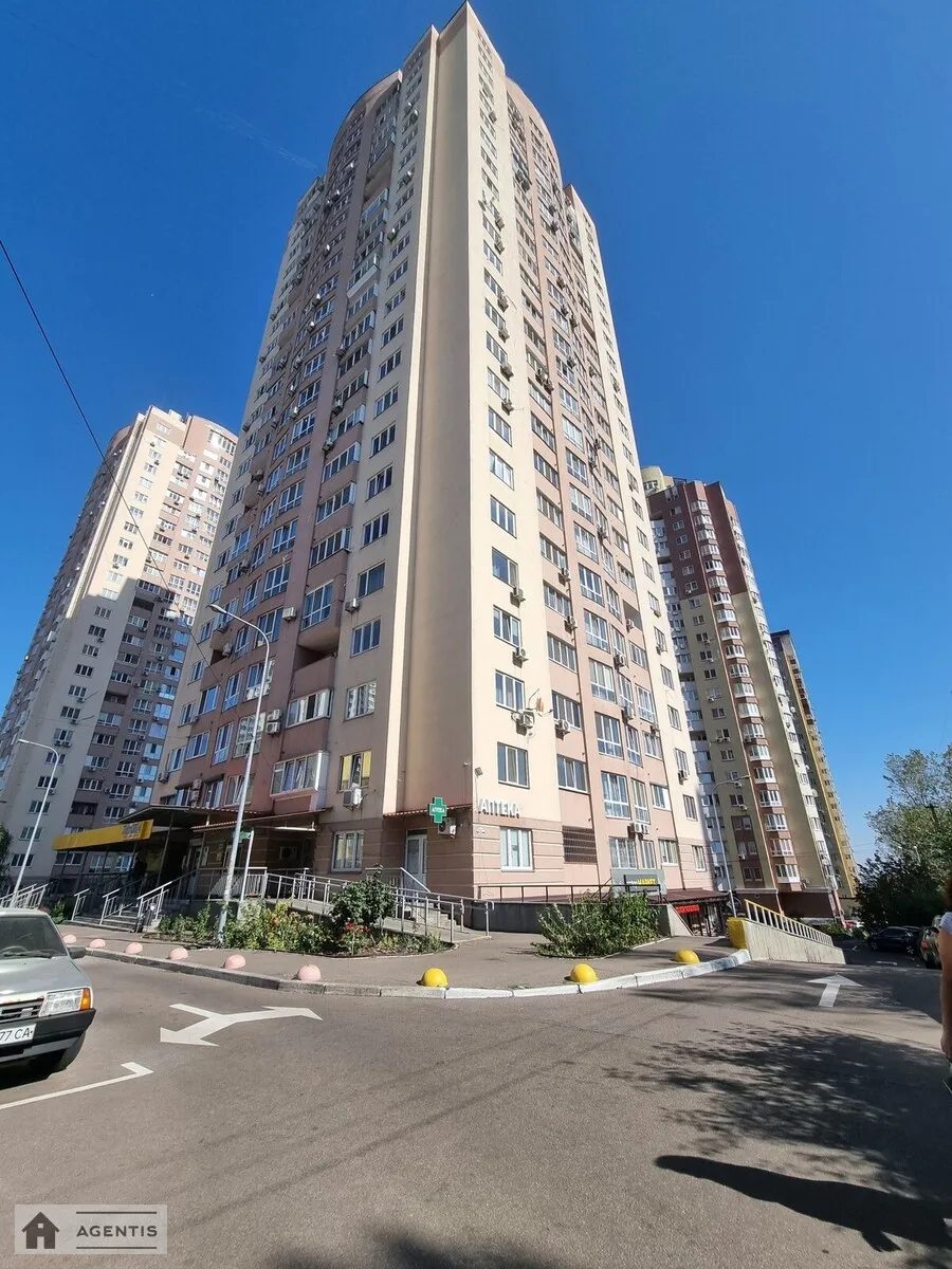 Apartment for rent 3 rooms, 63 m², 20th fl./24 floors. 9, Motorniy 9, Kyiv. 