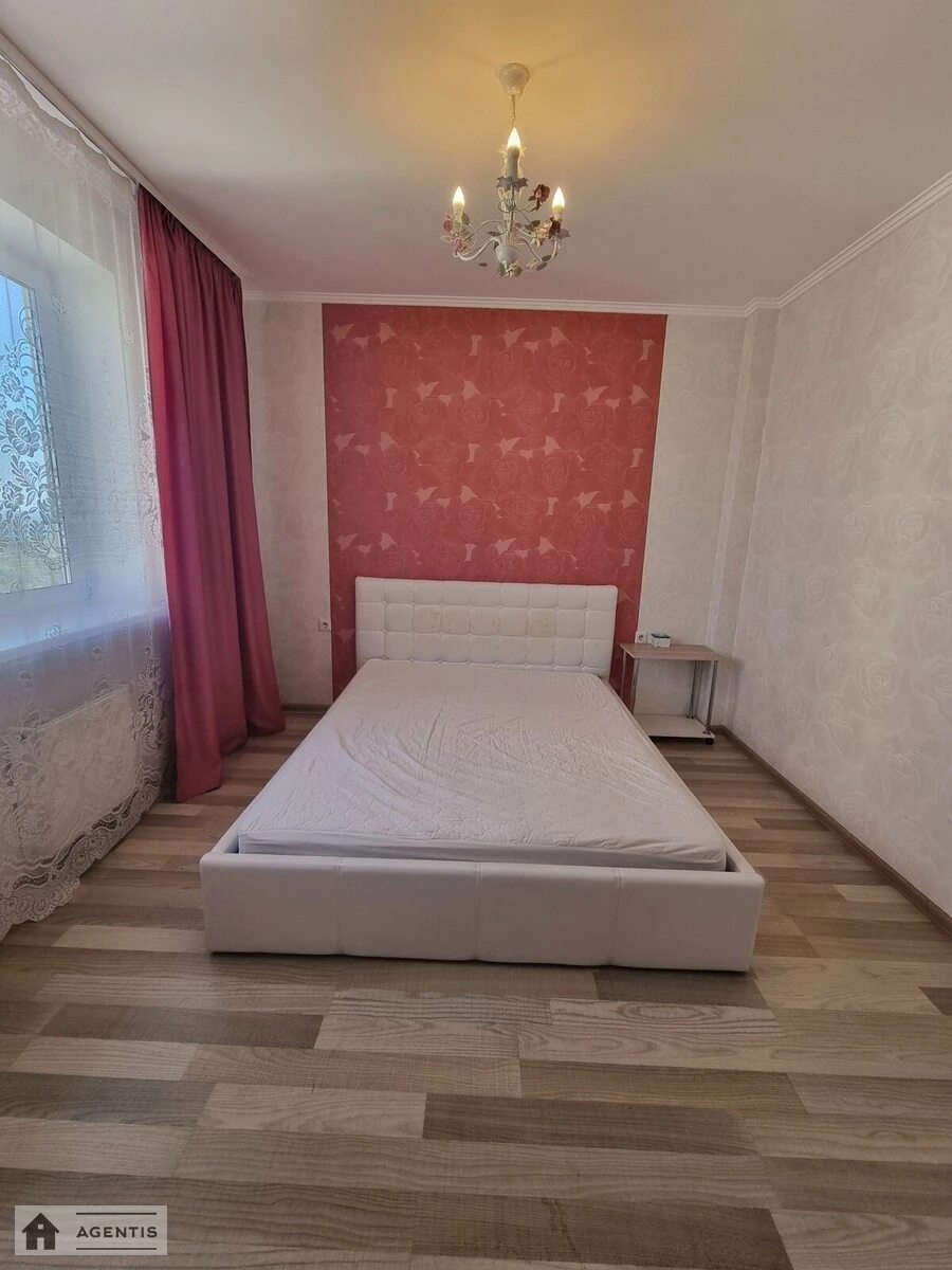 Apartment for rent 3 rooms, 63 m², 20th fl./24 floors. 9, Motorniy 9, Kyiv. 