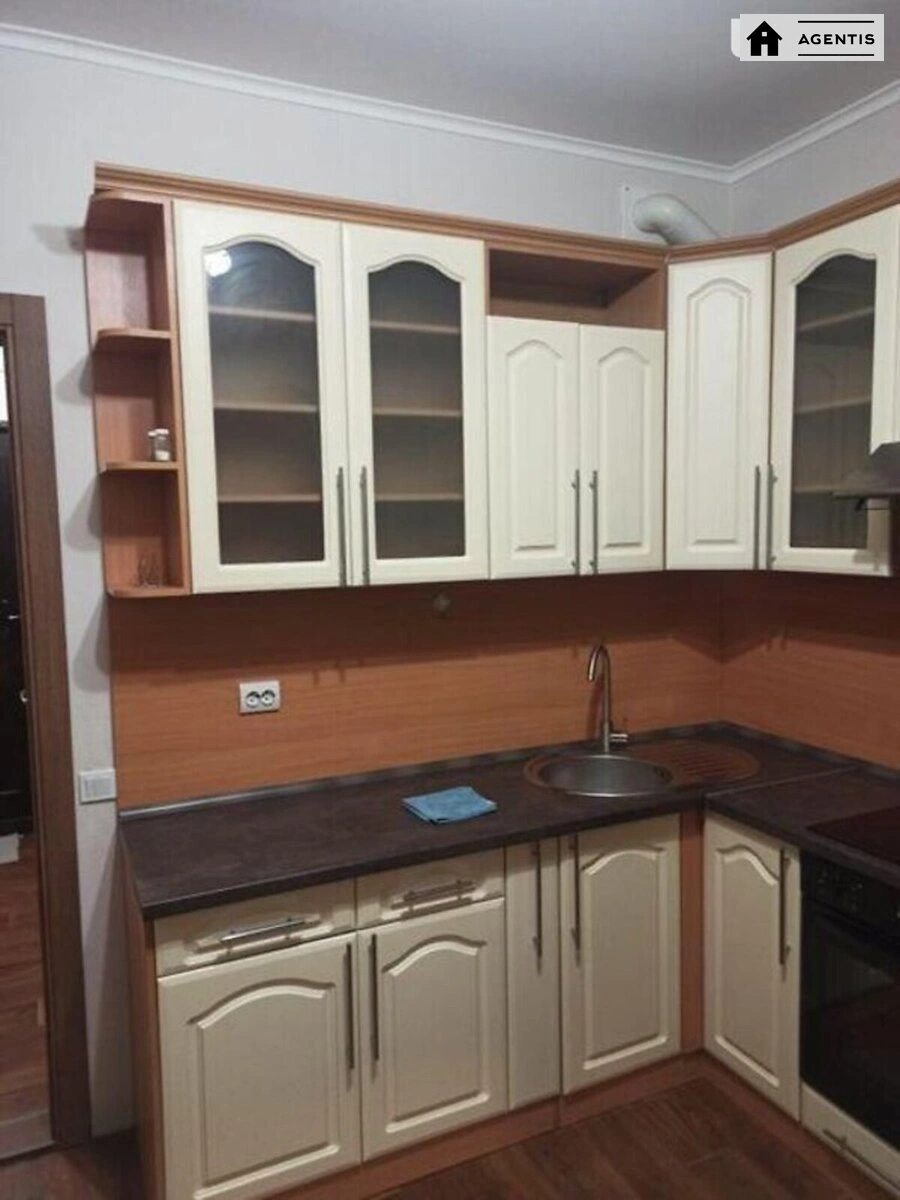 Сдам квартиру 1 комната, 50 m², 19 эт./24 этажа. 54, Ревуцкого 54, Киев. 