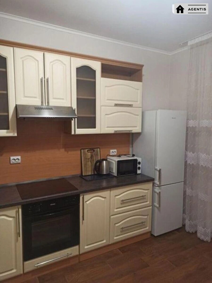 Apartment for rent 1 room, 50 m², 19th fl./24 floors. 54, Revutckogo 54, Kyiv. 