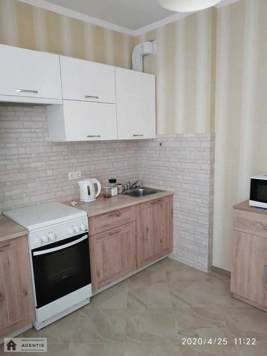 Apartment for rent 1 room, 50 m², 8th fl./25 floors. 2, Dragomanova 2, Kyiv. 