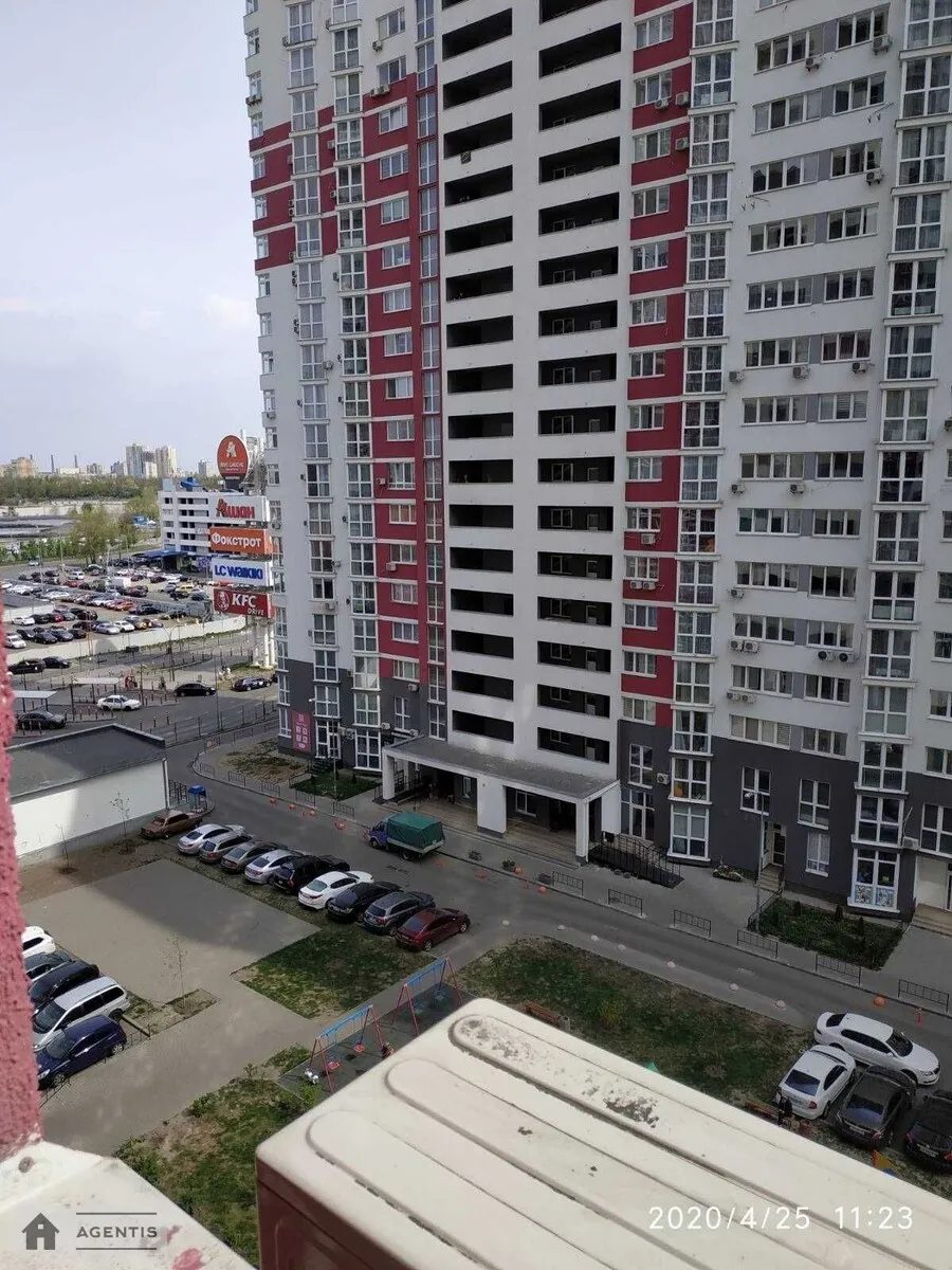 Сдам квартиру 1 комната, 50 m², 8 эт./25 этажей. 2, Драгоманова 2, Киев. 