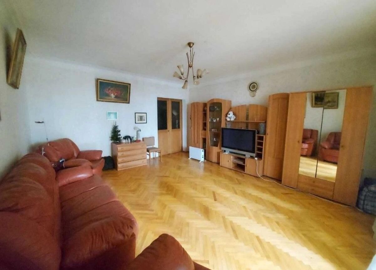 Apartment for rent 2 rooms, 60 m², 2nd fl./7 floors. 6, Yuriya Illyenka vul. Melnykova, Kyiv. 