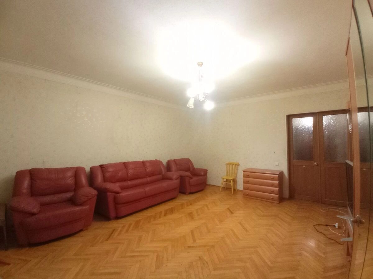 Сдам квартиру 2 комнаты, 60 m², 2 эт./7 этажей. 6, Юрія Іллєнка вул. (Мельникова), Киев. 